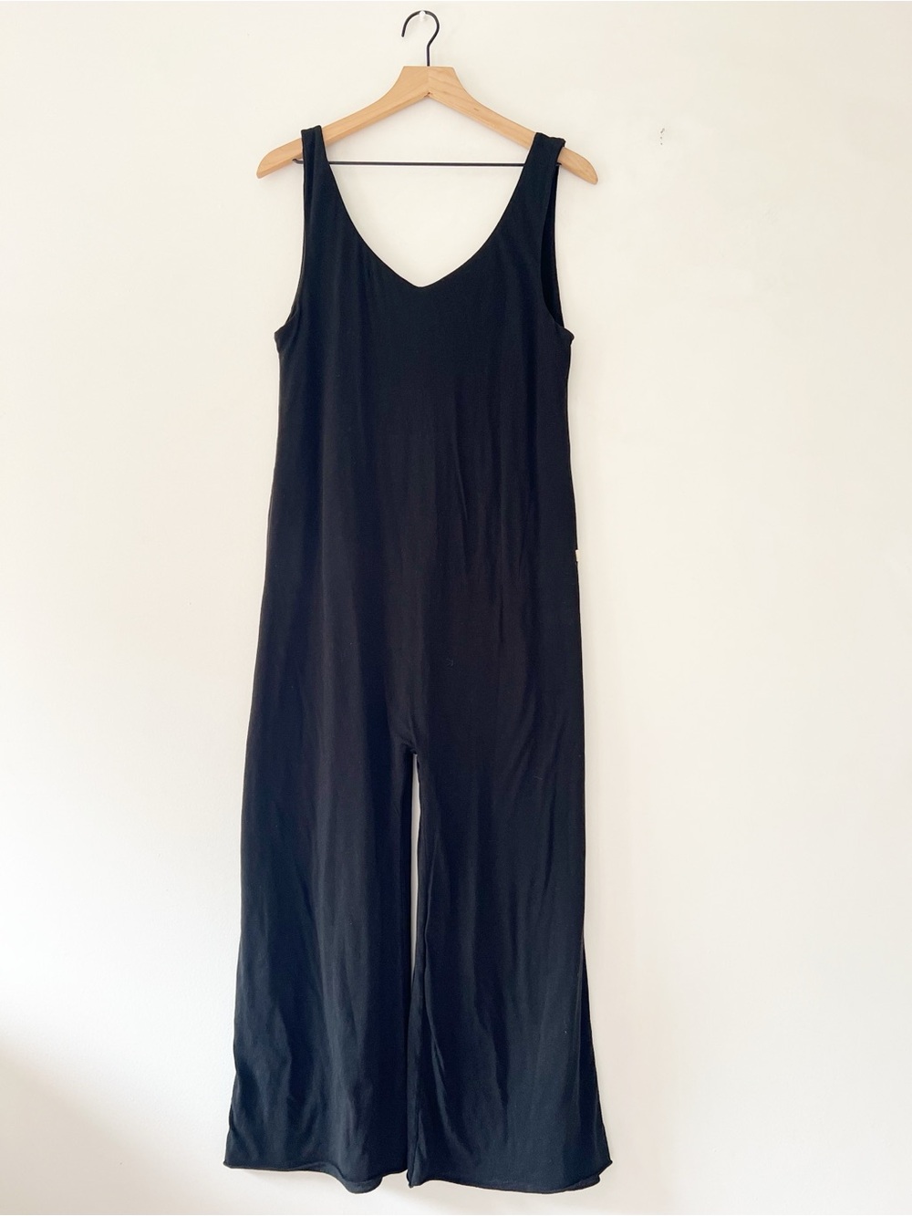 Lunya double v wide leg jumpsuit cropped lounge romper cotton black small